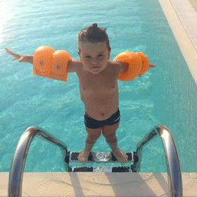 enfant piscine